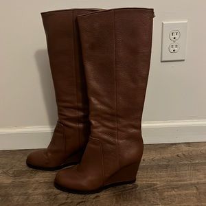 Kate Spade boots worn twice size 9.5 great condition and comfortable